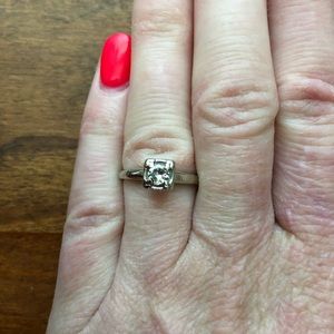 Vintage 14kt 1/4 carat diamond ring